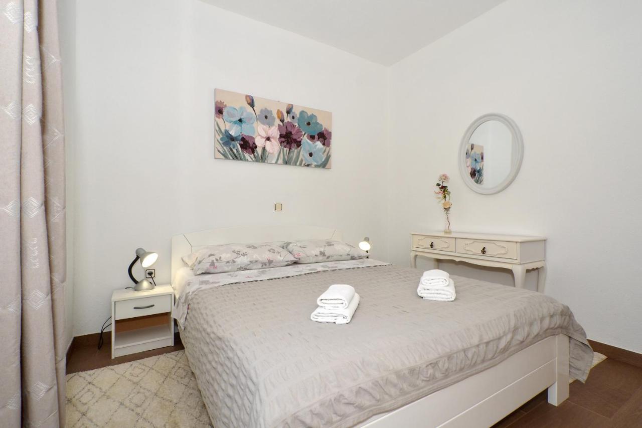 Apartment Una Seget Vranjica Extérieur photo